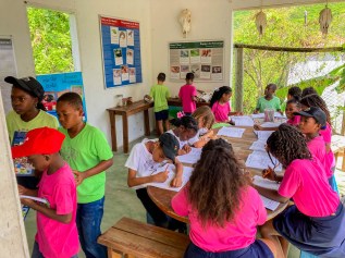 Students in the exhibit hall at Amuseum Naturalis at The Old House.